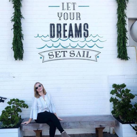 Meet your Posher, Carli - Picture 1 of 1